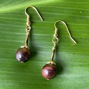 Red Jasper Crystal Dangle Retro Earrings Gold Tone